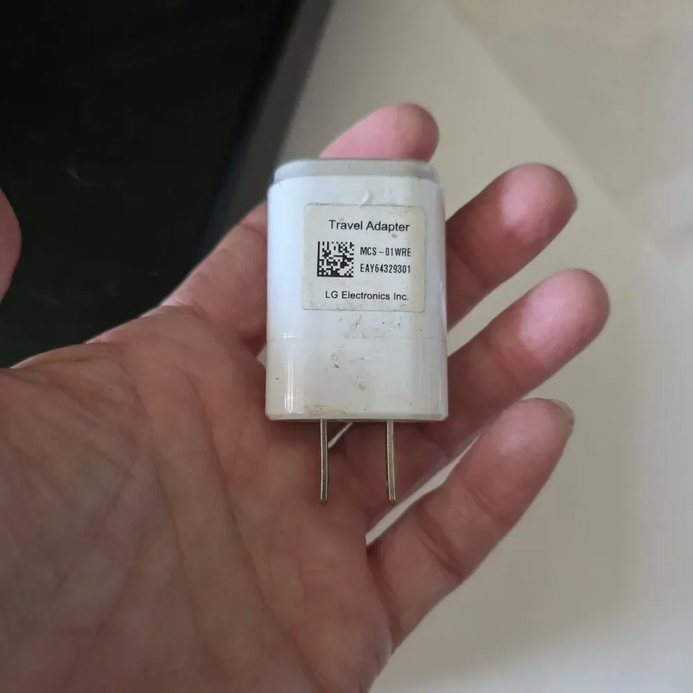 LG MCS-01WRE Fast Charge USB Wall Charger 1-Port Plug-In Travel Adapter White